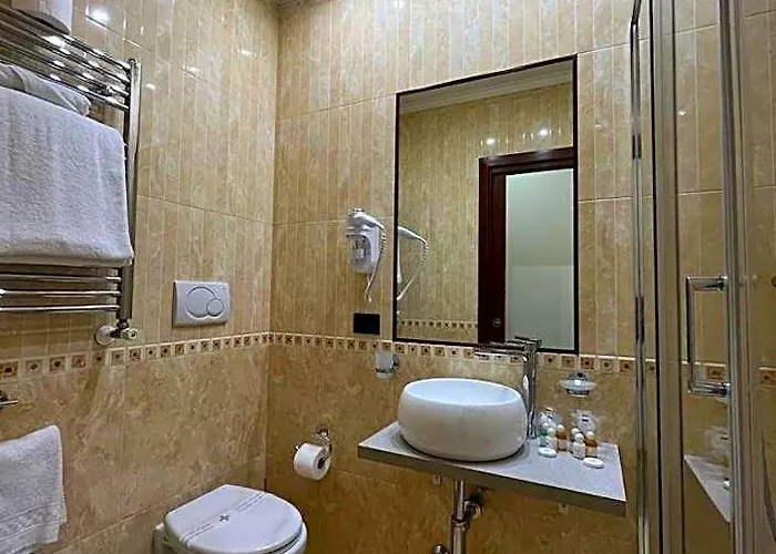 Glam Luxury Hotel