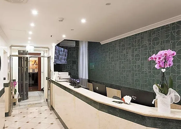 Glam Luxury Hotel