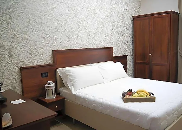 Glam Luxury Hotel 3*
